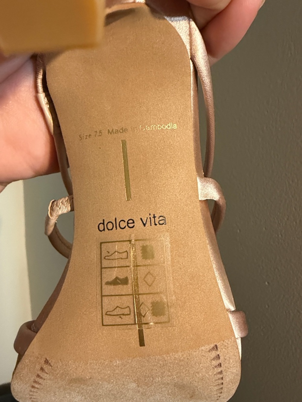 Rosette Slide Mid-Heel Sandal in Rose Gold - Picture 4 of 8